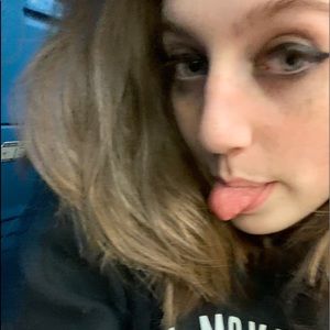 Meet your Posher, Valarie